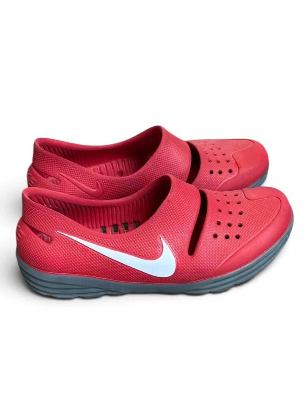 Nike SolarSoft Slip On Shoes Men’s 10/W11 University Red RARE